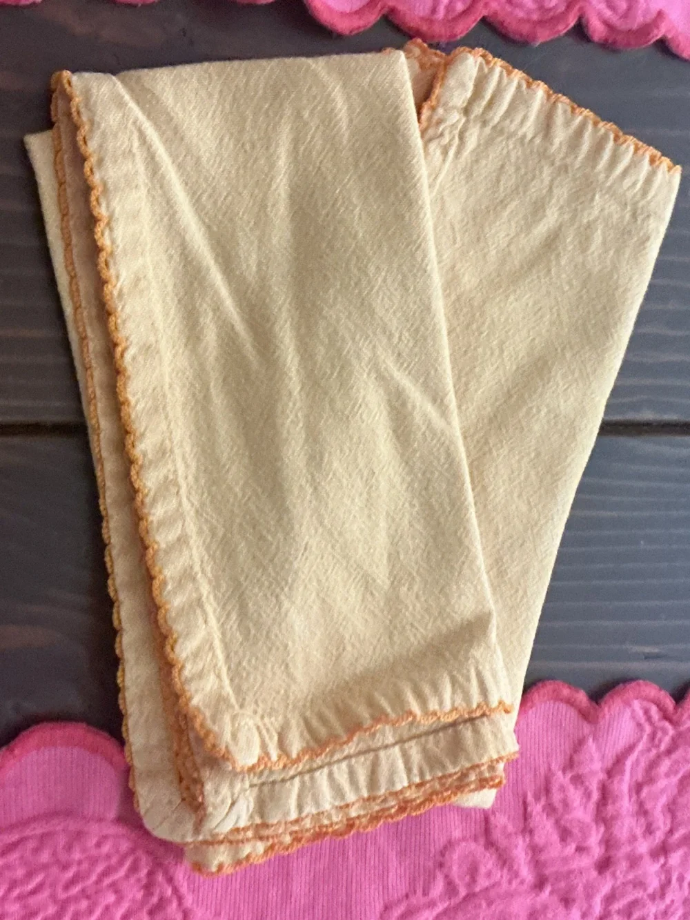 Vintage Tablecloth/Dinner Napkin Set